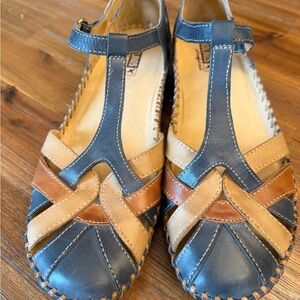 Stylish Leather T-Strap Sandals